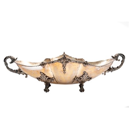 GIATTA con anse in argento sbalzato