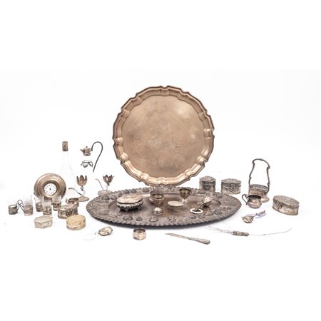 OGGETTI di diversa tipologia in argento e metallo