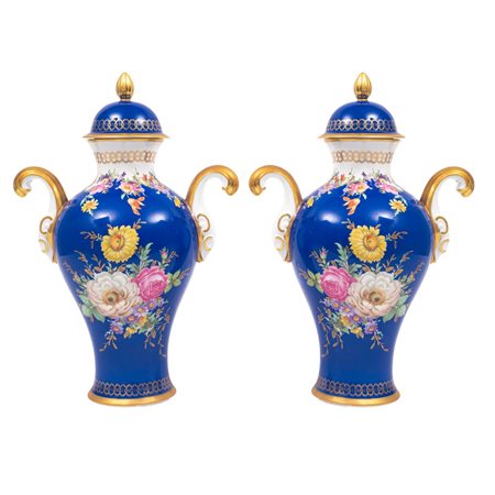 COPPIA DI VASI in porcellana di Sevres