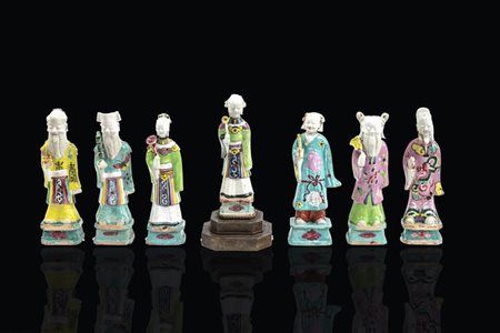 LOTTO DI SETTE OGGETTI ORIENTALI