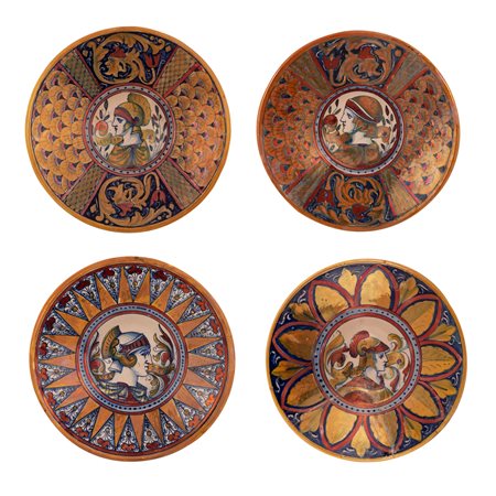  
4 piatti in maiolica a lustro Gualdo Tadino raffigurante imperatori  inizi XX secolo
 Øcm 23