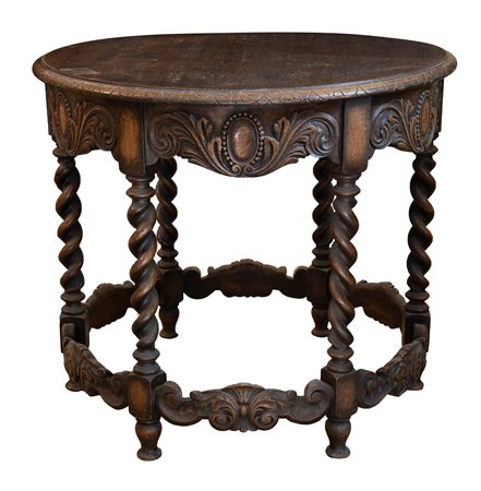 Manifattura inglese ( - ) 
Tavolino tondo in legno di quercia  XIX secolo
 altezza cm 70; Ø cm 78