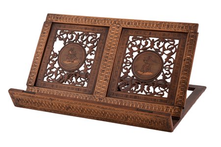  
Leggio da tavolo in legno sorrentino XIX secolo
 cm 28x42