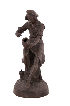 Edouard Drouot (Sommevoire, 1859 - Parigi, 1945) 
Scultura in bronzo raffigurante maestro vasaio 
 cm 51x25x30