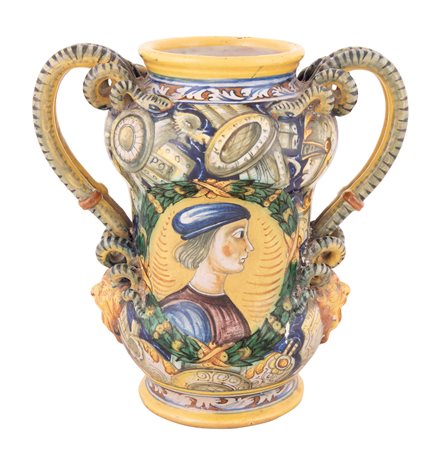  
Vaso Cantagalli in maiolica decorato con ritratto maschile. XX secolo
 