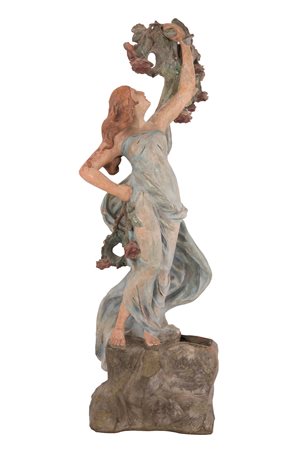  
Statua stile Liberty in terracotta dipinta raffigurante allegoria della primavera XX secolo 
 cm 90x26x19