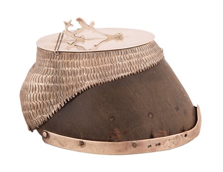  
Calamaio vittoriano con zoccolo di cavallo montato in argento 
 cm 8x10x13