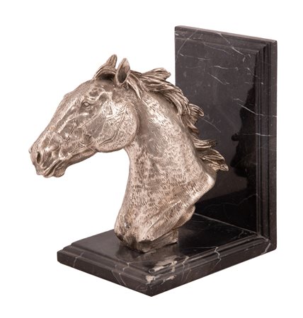  
Fermalibro a forma di cavallo in metallo argentato 
 cm 22x14x18
