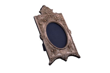  
Cornice in argento Luigi XVI 
 cm 30x17