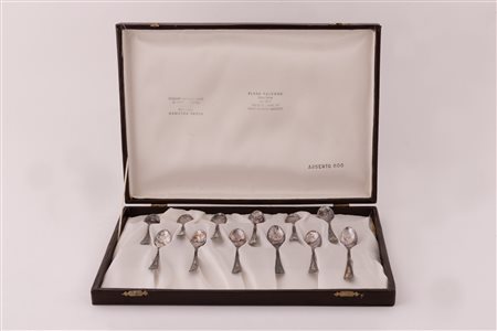  
12 cucchiaini da caffè in argento 
 