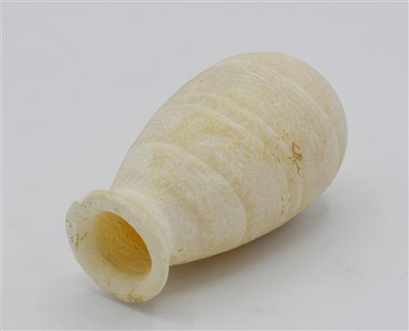 UNGUENTARIO DATAZIONE: I millennio a. C. MATERIA E TECNICA: alabastro...