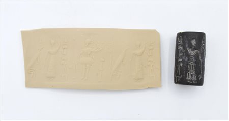 SIGILLO SUMERO DATAZIONE III-II millennio a. C. MATERIA E TECNICA: ematite...