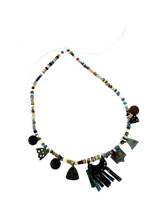 COLLANA VICHINGA DATAZIONE: XI-XIII sec. d. C. MATERIA E TECNICA: pasta...