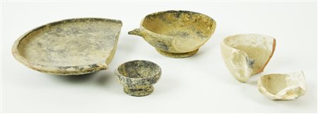 QUATTRO VASI A VERNICE NERA DATAZIONE: IV-III sec. a. C. MATERIA E TECNICA:...