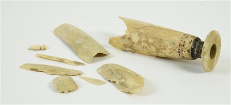 ALABASTRON FRAMMENTARIO DATAZIONE: V-IV sec. a. C. MATERIA E TECNICA:...