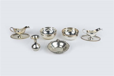 LOTTO DI SEI OGGETTI IN ARGENTO