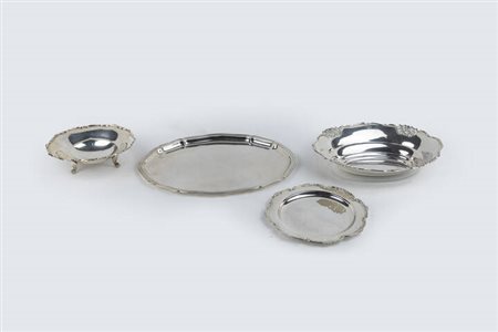 LOTTO DI QUATTRO OGGETTI IN ARGENTO