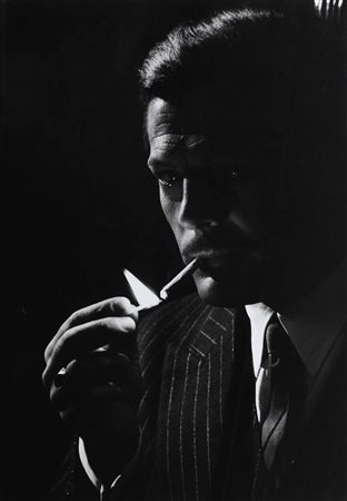 Tazio Secchiaroli, Mastroianni con sigaretta