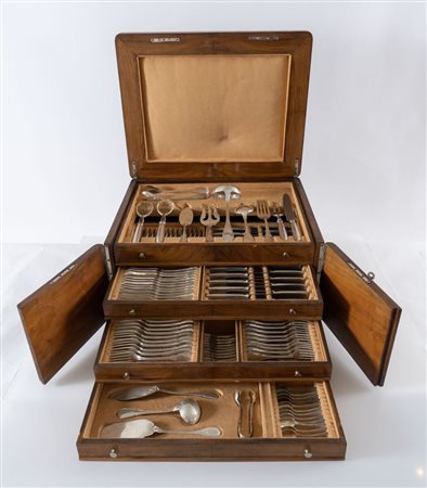 Servizio di posate in argento 800, composto da dieci posate da portata, 24...