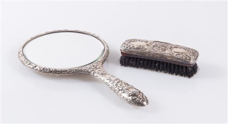 Set toilette in argento 925 composto da specchio (Birmingham, 1902) e...