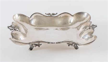 MALINVERNI UMBERTO, Milano, prima metà del XX secolo. Centrotavola in argento...