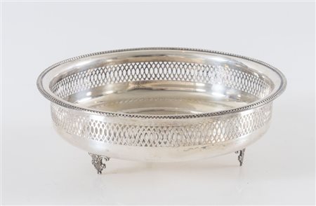 PETRUZZI ANTONIO & BRANCA UGO, Brescia, XX secolo. Ciotola in argento 800,...