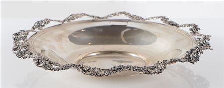 TOMMASO DI TURRO, Bari, dal 1968. Piatto in argento 800, recante bordo...