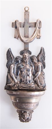 Acquasantiera in argento 800. Al retro reca punzoni in uso dal 1812 al 1872...