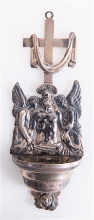 Acquasantiera in argento 800. Al retro reca punzoni in uso dal 1812 al 1872...