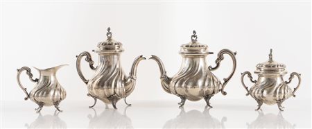 MAZZA ALFREDO & C. S.n.c., Vercelli, XX secolo. Servizio da tè in argento...