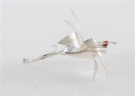 RINO GREGGIO, Padova, dal 1968. Fiore in argento 925. Su un petalo reca...