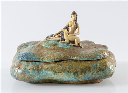 BOTTEGA GATTI Ciotola in ceramica policroma a lustro sui toni dell'azzurro e...