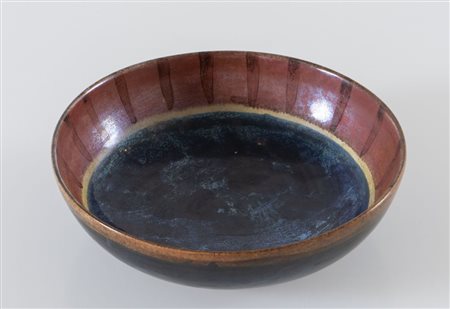 MATTEUCCI FAENZA Ciotola in ceramica policroma con interno a raggiera. Anni...