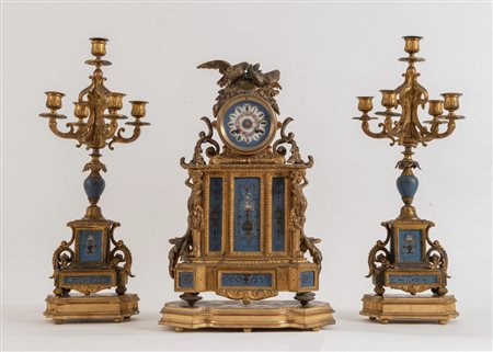 Trittico in antimonio con inserti in porcellana dipinta. Fine XIX secolo -...