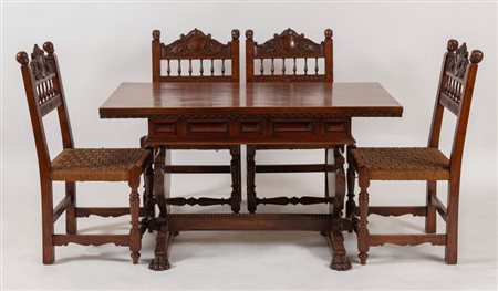 Lotto composto da quattro sedie e tavolo da bambini di gusto rinascimentale...