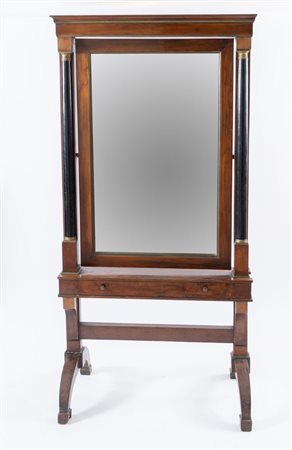 Psiche in massello di noce con profilature in bronzo dorato in stile impero....