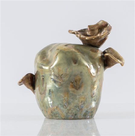 RICCARDO GATTI (1886 - 1972) Vaso con dettagli fitomorfi in ceramica...