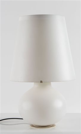 MAX INGRAND Lampada da tavolo con struttura in metallo; corpo e paralume in...