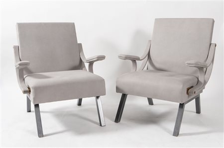IGNAZIO GARDELLA Coppia di poltrone con struttura in metallo e rivestita in...