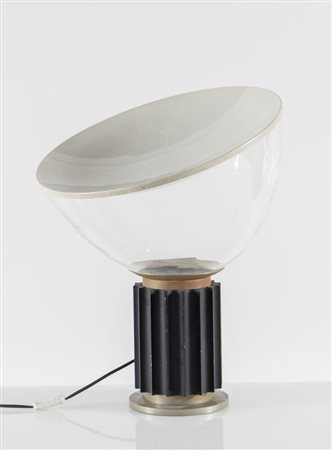 ACHILLE & PIER GIACOMO CASTIGLIONI Lampada da tavolo con struttura in...