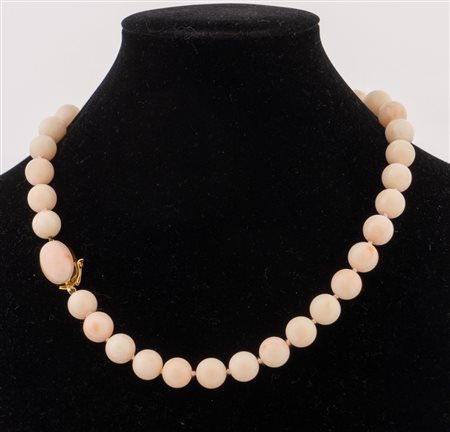 Collana di sfere di corallo rosa peau d'ange. Gr 91.