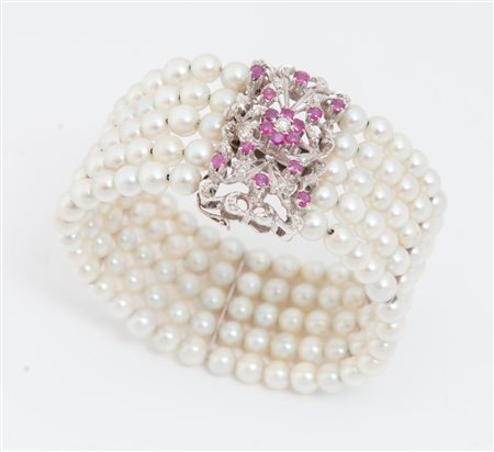 BRACCIALE RIGIDO DI PERLE realizzato a 5 fili di perle coltivate di 5,5 mm di...