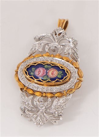 Ciondolo-spilla in oro giallo e bianco lavorato con miniatura centrale...