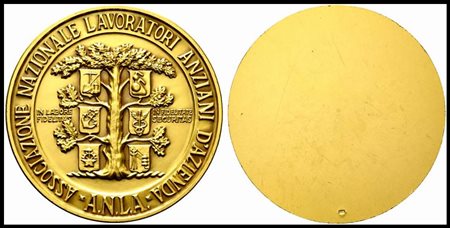  ASSOCIAZIONE NAZIONALE LAVORATORI ANZIANI D'AZIENDA. Medaglia AE dorato (218 g - 79,40 mm)