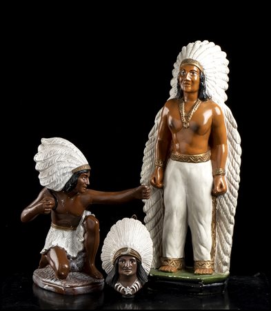  Lotto di tre statuine di nativi americani