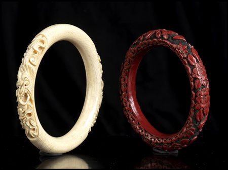  Lotto di due bracciali di stile orientale
