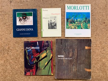 MONOGRAFIE DI ARTISTI INFORMALI (TAPIES, MORLOTTI, MORENI, CHARCHOUNE E DOVA) - Lotto unico di 5 cataloghi