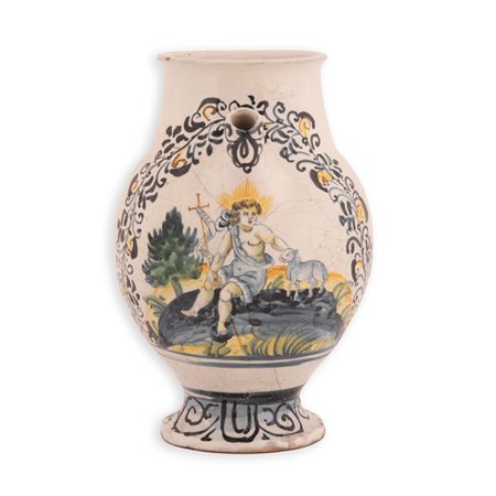 Manifattura castellana dei primi decenni del XVII secolo ( - ) 
Orciolo in maiolica decorato in policromia raffigurante San Giovannino seduto su una roccia con l'Agnello divino incorniciato da decorato fogliaceo. 