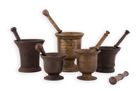  
Lotto di 5 mortai in bronzo e ferro XVII-XIX secolo
 