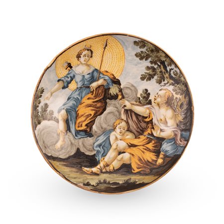 Carmine Gentili (Castelli, 1678 - Castelli, 1763) 
Coppetta in maiolica istoriata raffigurante l'apparizione della dea Diana ad una ninfa 
 Ø cm 24,3